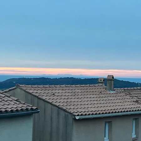 Holiday home Charmante Maison Independante Idealement Situee A Proximite Des Plages Et Du Centre-ville *